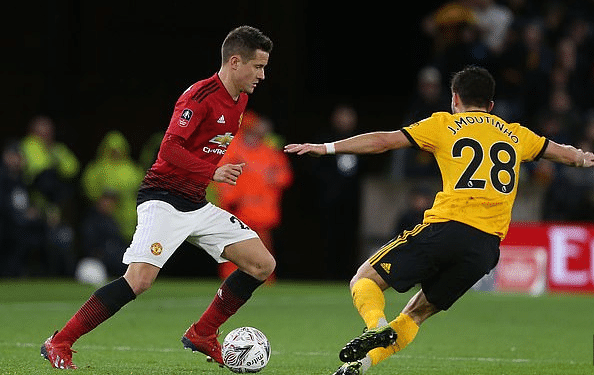 巴萨中场失 巴萨中场失